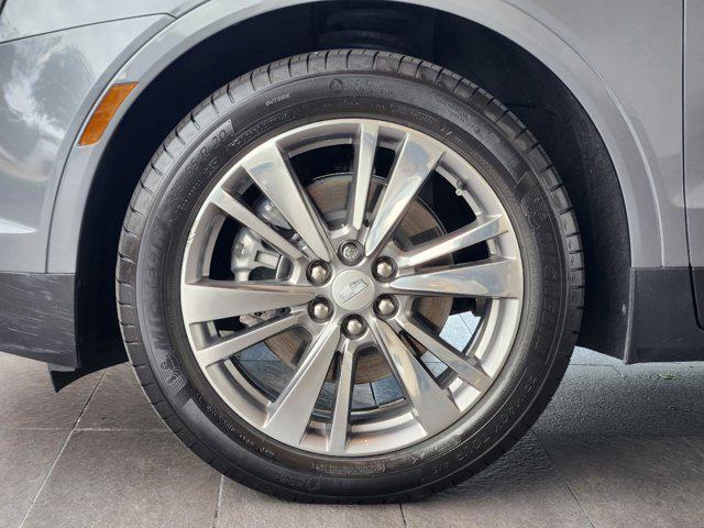 used 2022 Cadillac XT5 car, priced at $38,882