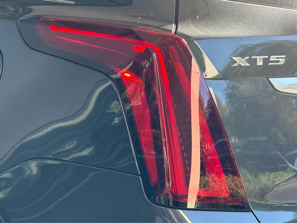 used 2021 Cadillac XT5 car, priced at $24,998