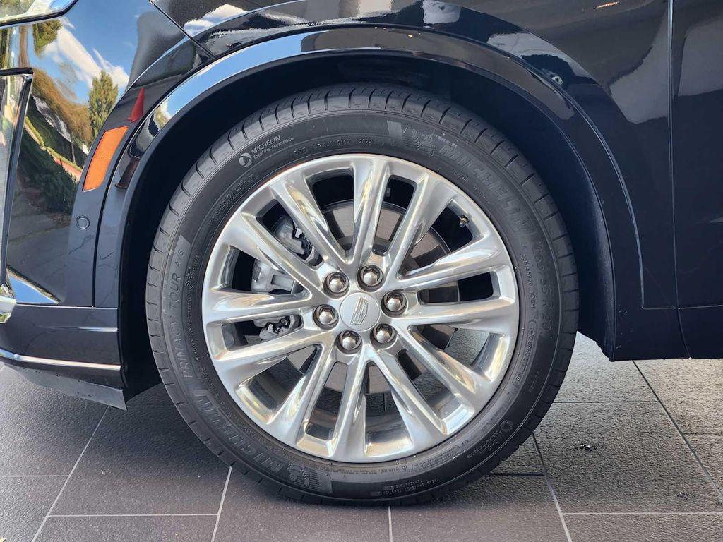 used 2022 Cadillac XT6 car, priced at $34,991