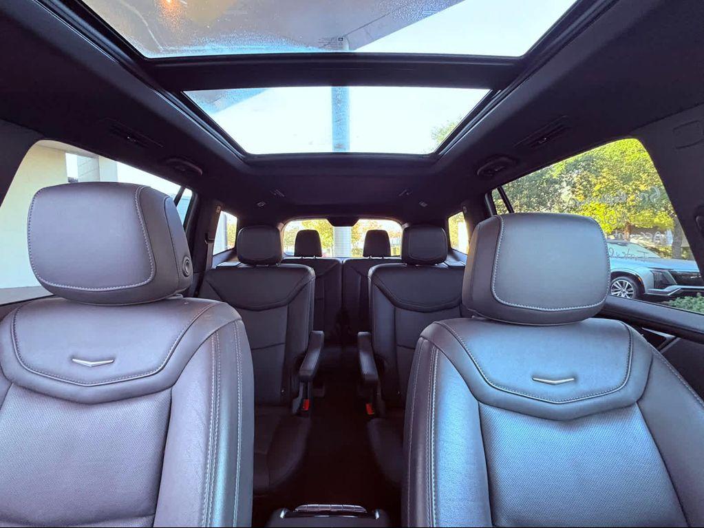 used 2025 Cadillac XT6 car, priced at $44,998