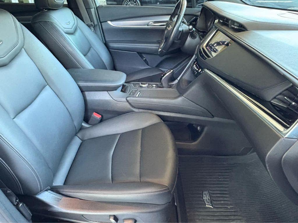 used 2021 Cadillac XT6 car, priced at $25,991
