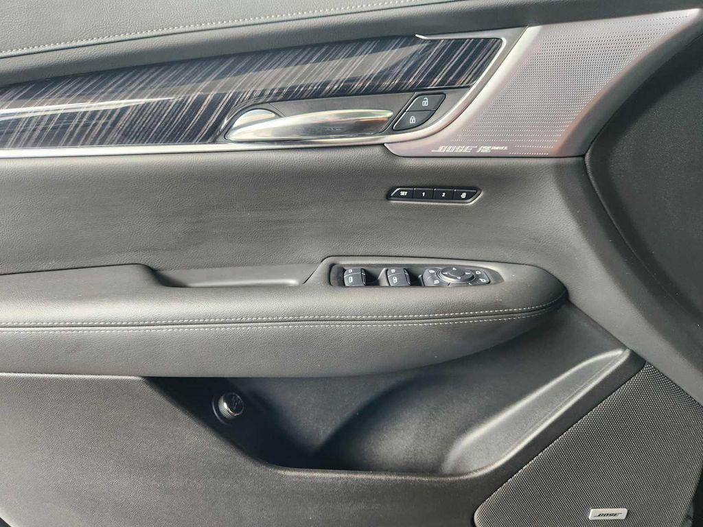 used 2025 Cadillac XT6 car, priced at $45,991
