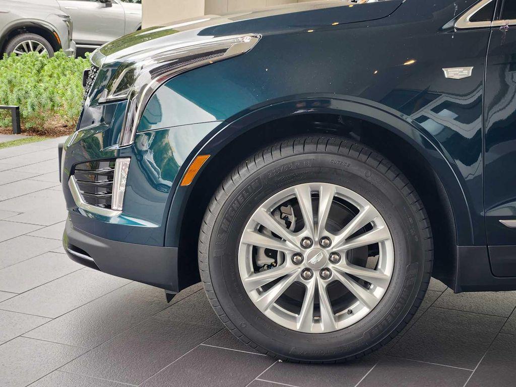 new 2025 Cadillac XT5 car, priced at $46,840