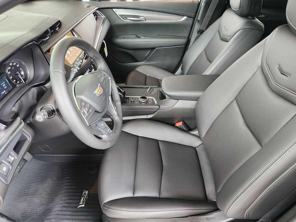 new 2025 Cadillac XT5 car, priced at $46,840