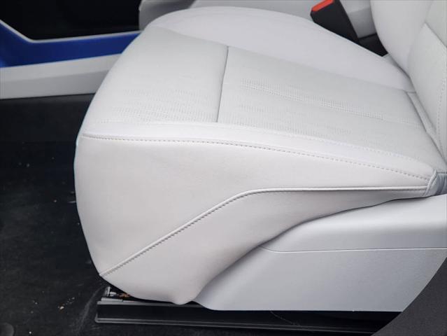 new 2025 Cadillac OPTIQ car, priced at $58,665
