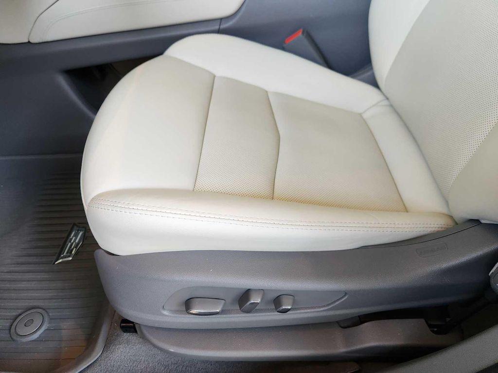 new 2025 Cadillac XT5 car, priced at $55,735