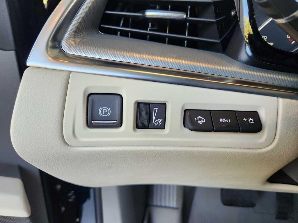 new 2025 Cadillac XT5 car, priced at $55,735