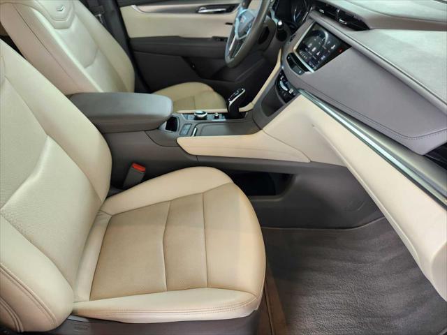 used 2022 Cadillac XT5 car, priced at $31,998
