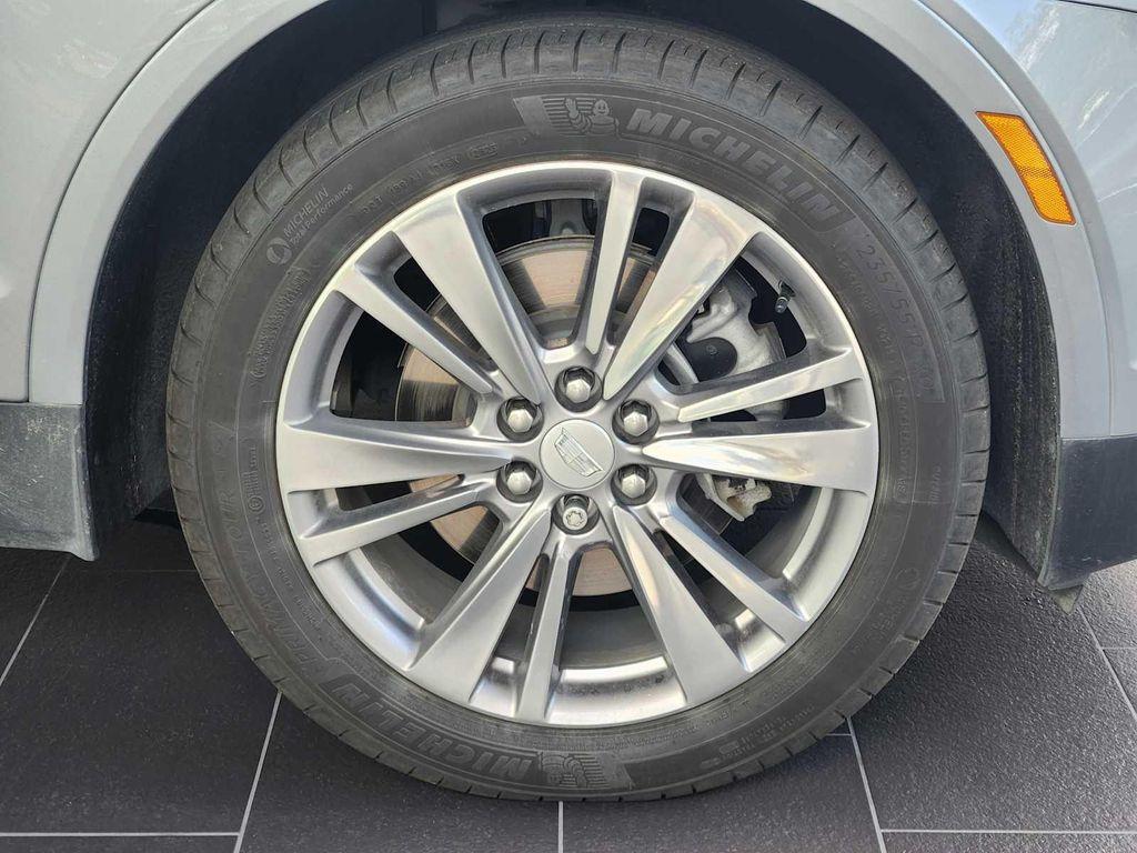 used 2024 Cadillac XT5 car, priced at $42,491