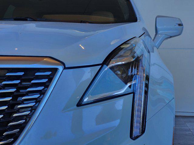 used 2024 Cadillac XT5 car, priced at $41,998