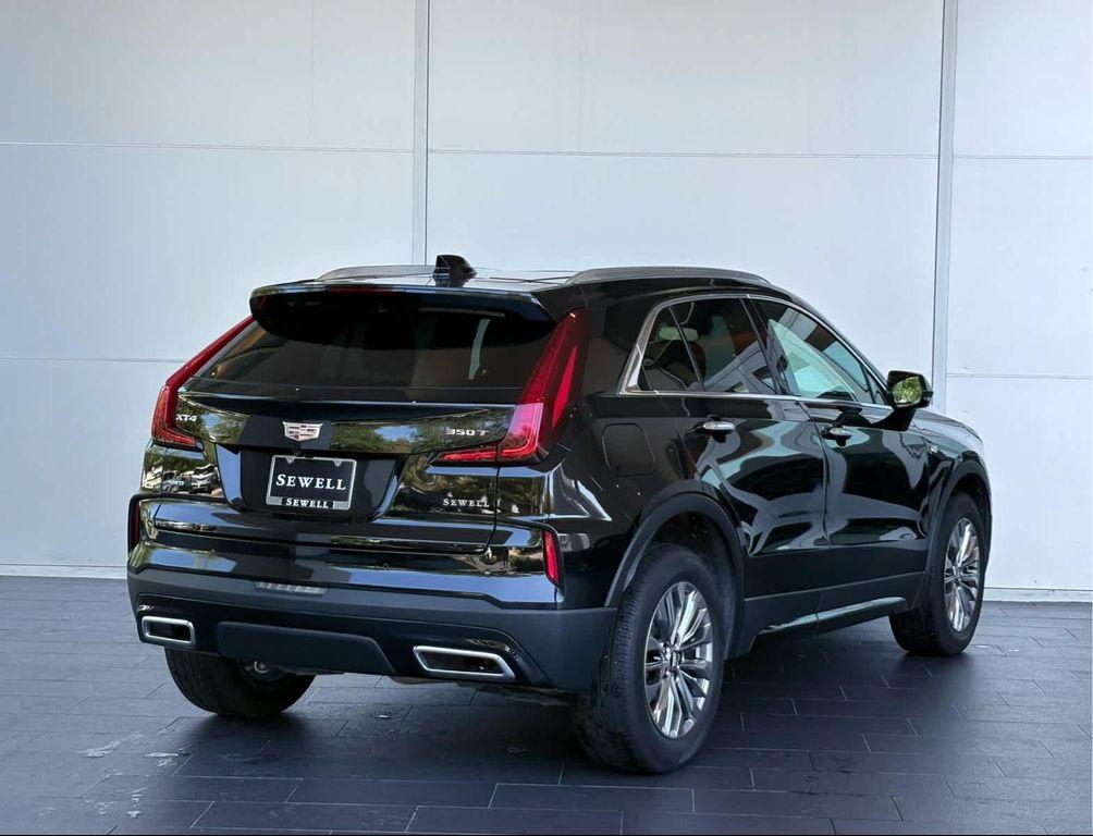 used 2024 Cadillac XT4 car, priced at $37,998