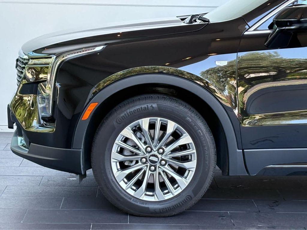 used 2024 Cadillac XT4 car, priced at $37,998