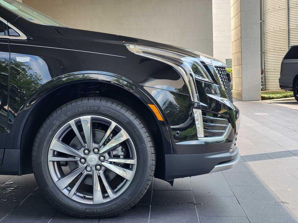 new 2025 Cadillac XT5 car, priced at $56,965