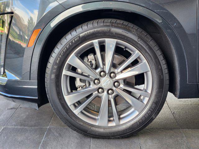 used 2022 Cadillac XT6 car, priced at $29,992