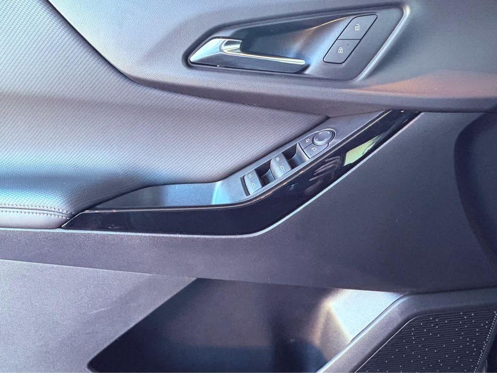 used 2025 Chevrolet Equinox car, priced at $25,996