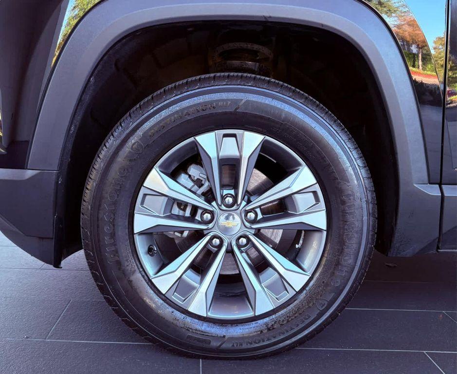 used 2025 Chevrolet Equinox car, priced at $25,996