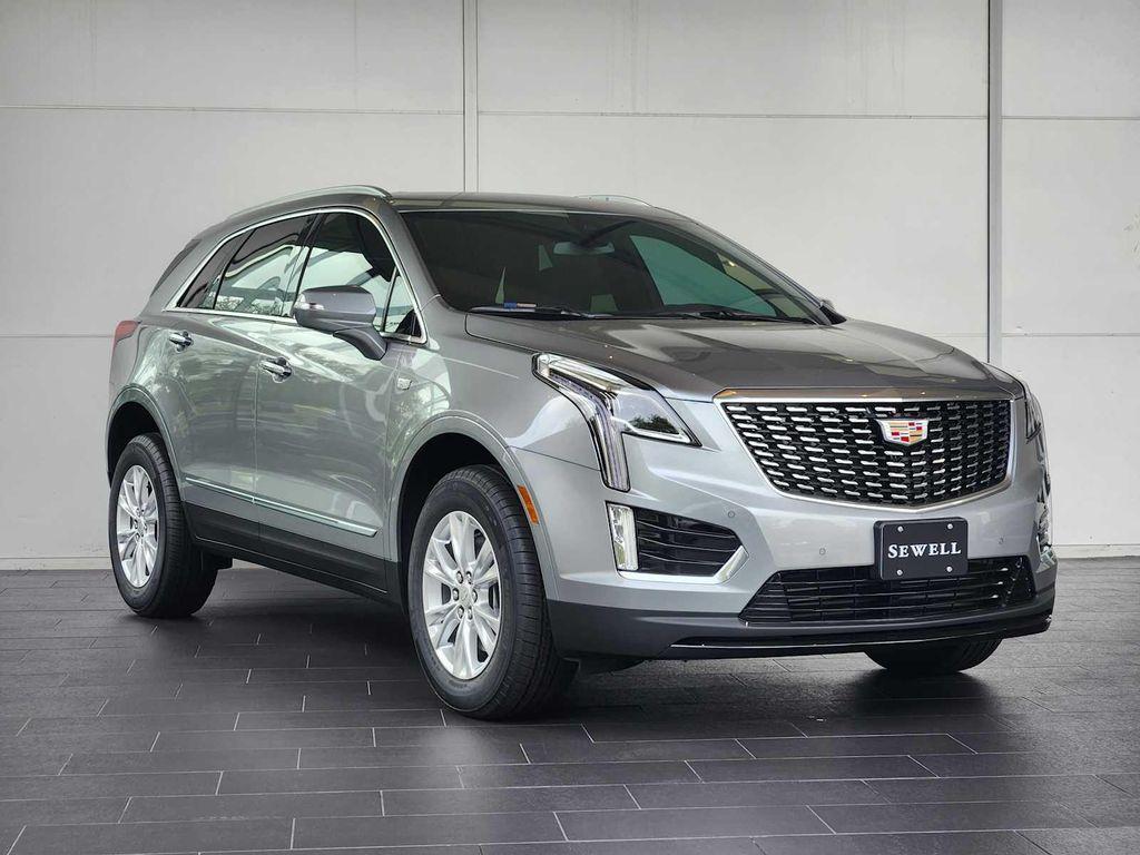 new 2025 Cadillac XT5 car, priced at $46,215