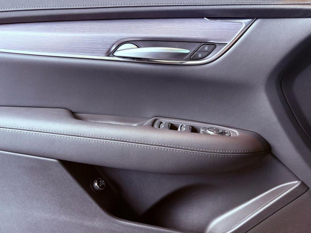 new 2025 Cadillac XT5 car, priced at $46,840