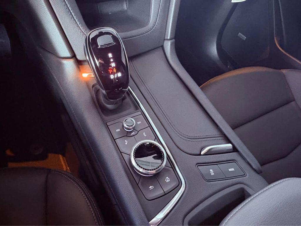 new 2025 Cadillac XT5 car, priced at $46,840