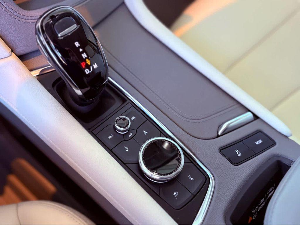 used 2023 Cadillac XT5 car, priced at $28,991