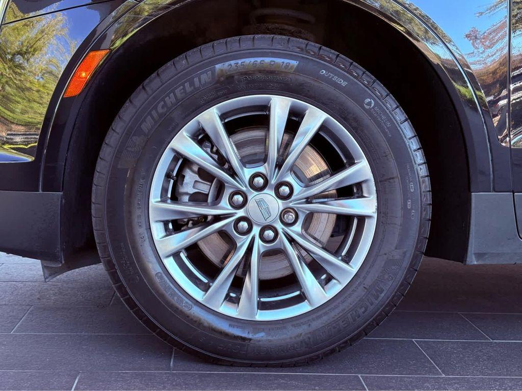 used 2023 Cadillac XT5 car, priced at $28,991