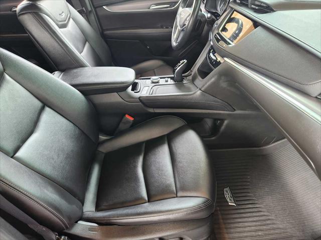 used 2023 Cadillac XT5 car, priced at $32,998