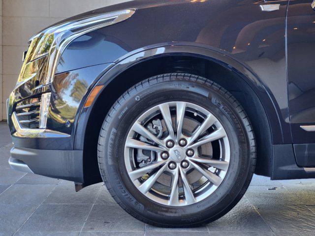 used 2022 Cadillac XT5 car, priced at $35,991