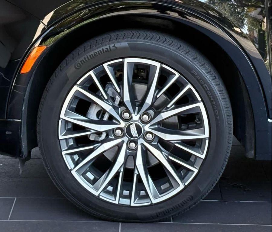 used 2024 Cadillac XT4 car, priced at $41,998