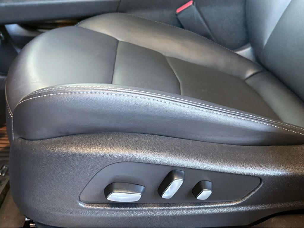 used 2023 Cadillac XT5 car, priced at $35,991