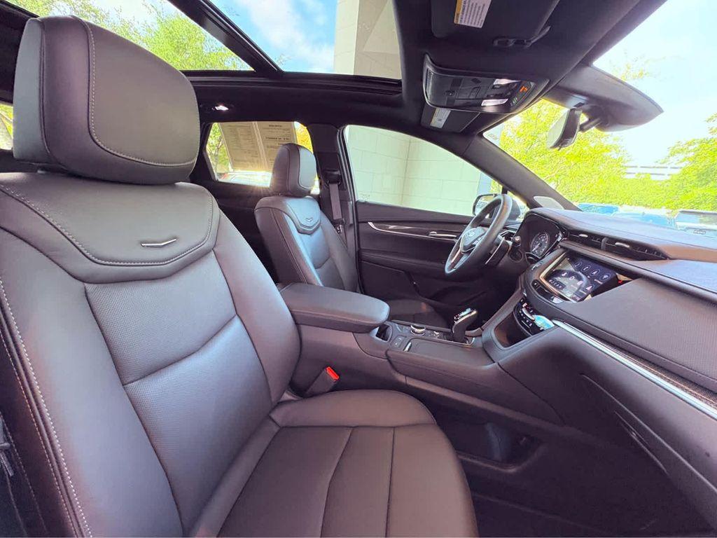 new 2025 Cadillac XT5 car, priced at $63,510