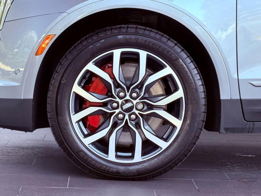 new 2025 Cadillac XT5 car, priced at $63,510