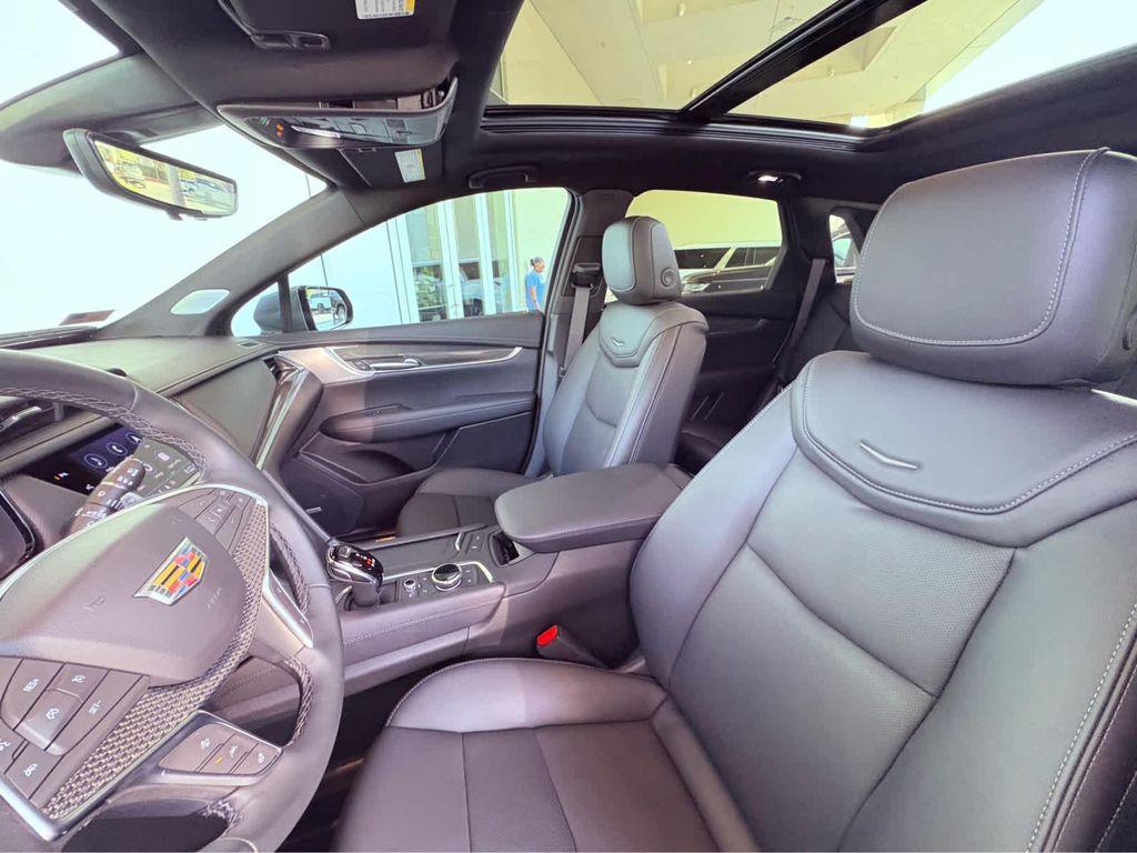 new 2025 Cadillac XT5 car, priced at $63,510