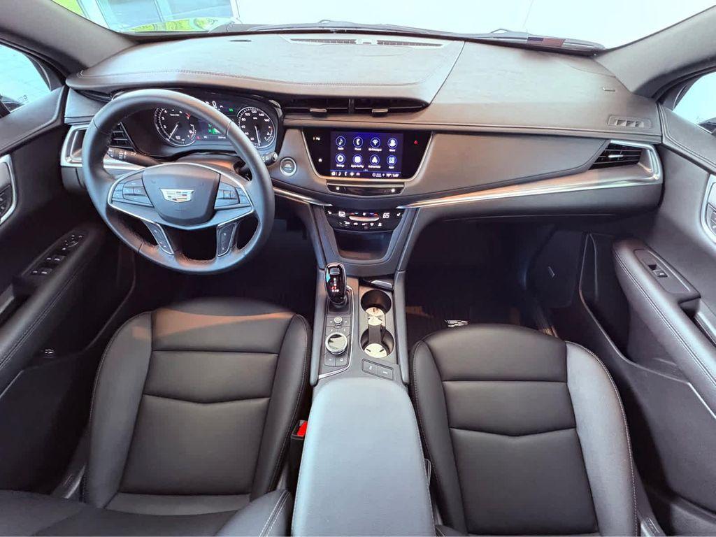 new 2025 Cadillac XT5 car, priced at $47,160