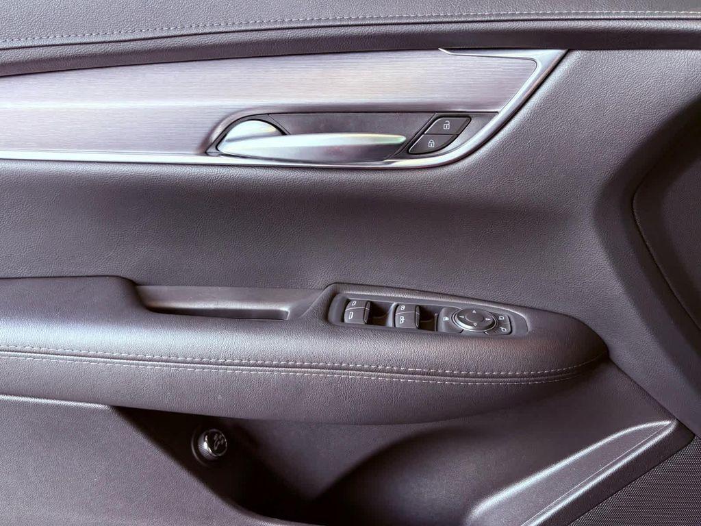 new 2025 Cadillac XT5 car, priced at $47,160