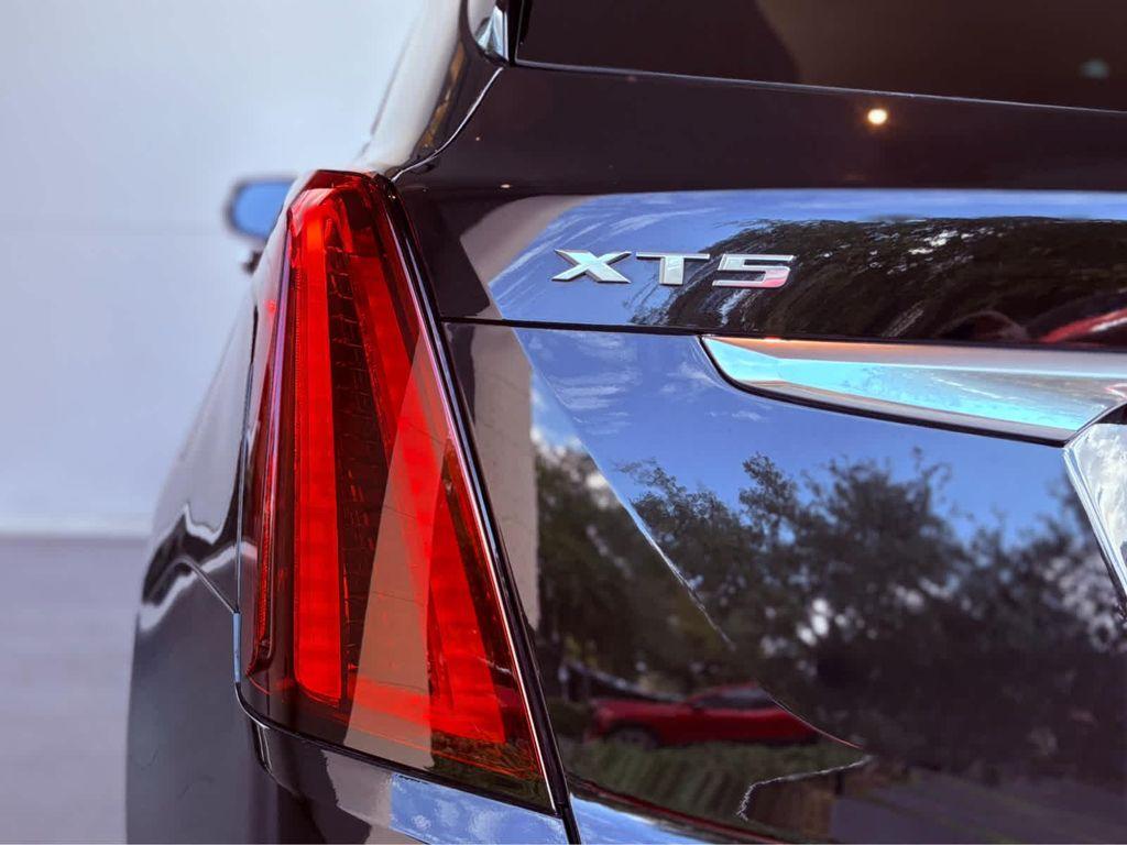 new 2025 Cadillac XT5 car, priced at $47,160