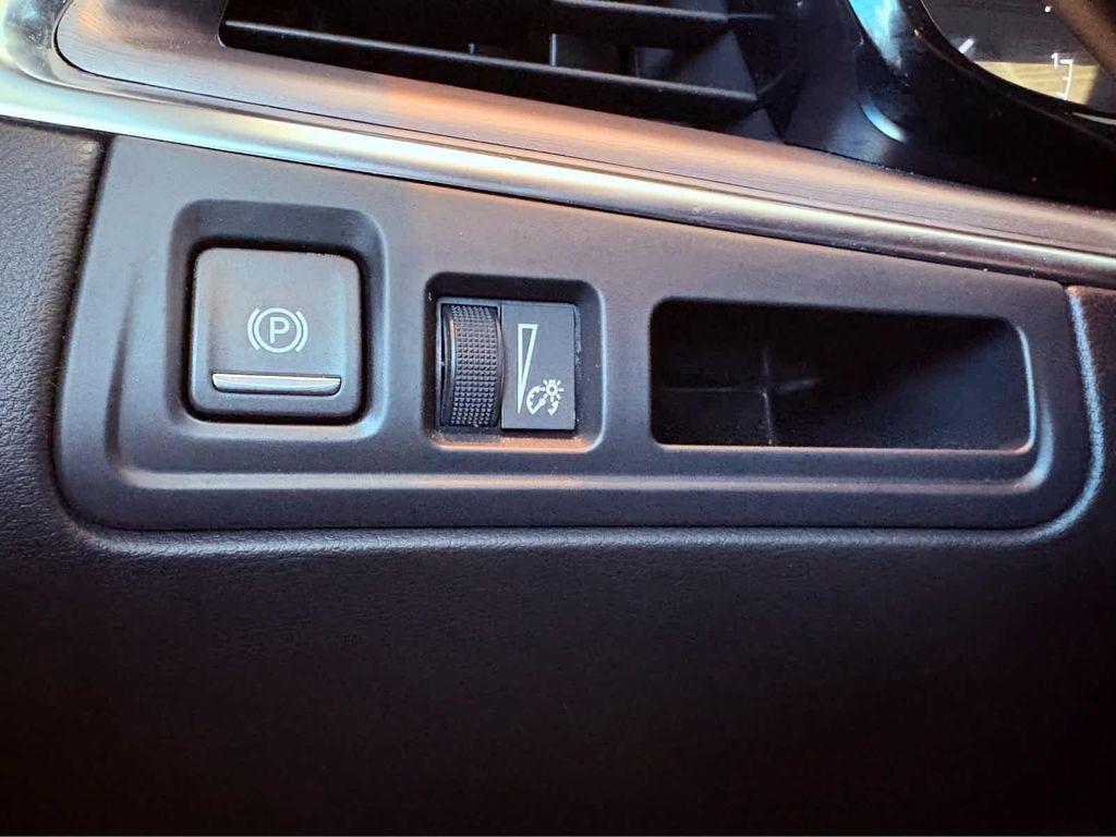 new 2025 Cadillac XT5 car, priced at $47,160