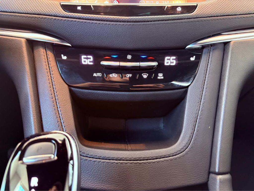 new 2025 Cadillac XT5 car, priced at $47,160