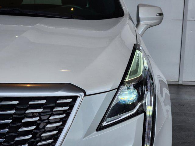 used 2022 Cadillac XT5 car, priced at $34,998