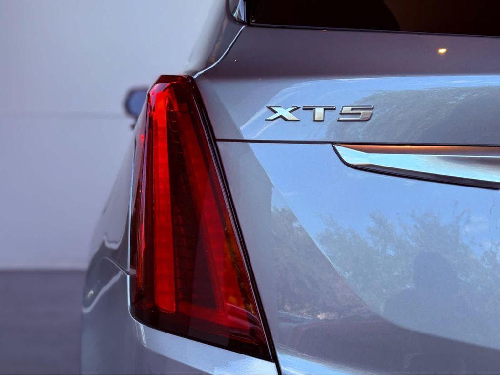 new 2025 Cadillac XT5 car, priced at $46,535