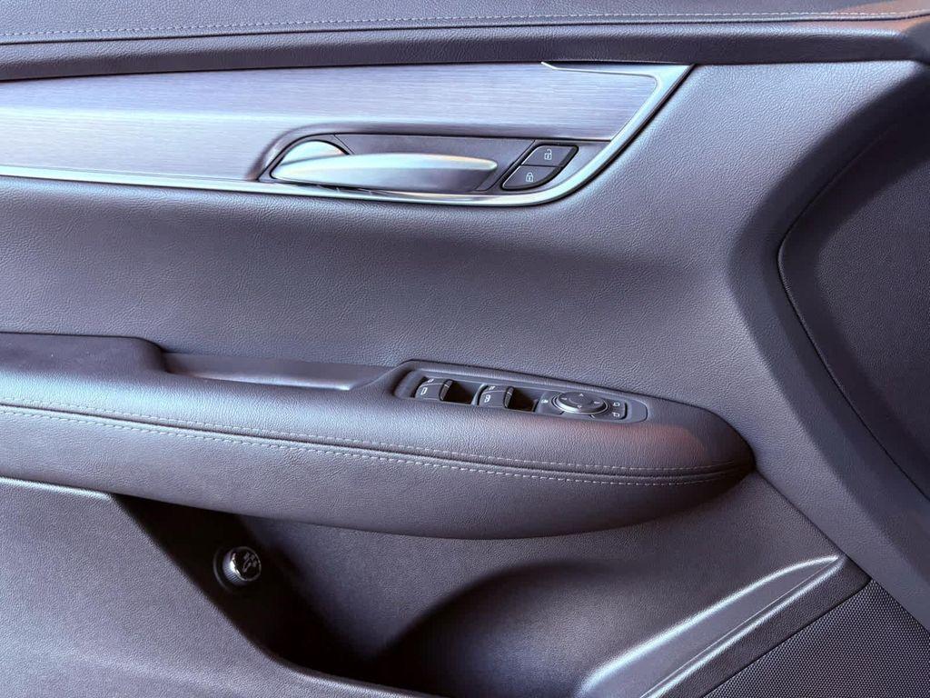 new 2025 Cadillac XT5 car, priced at $46,535