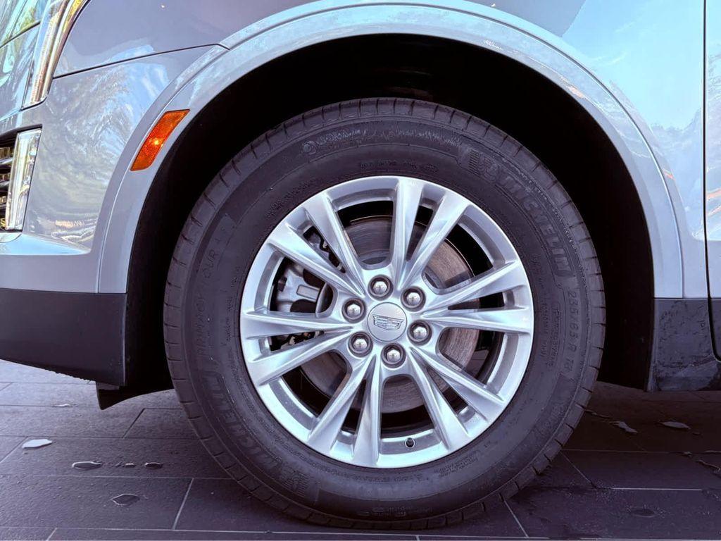 new 2025 Cadillac XT5 car, priced at $46,535