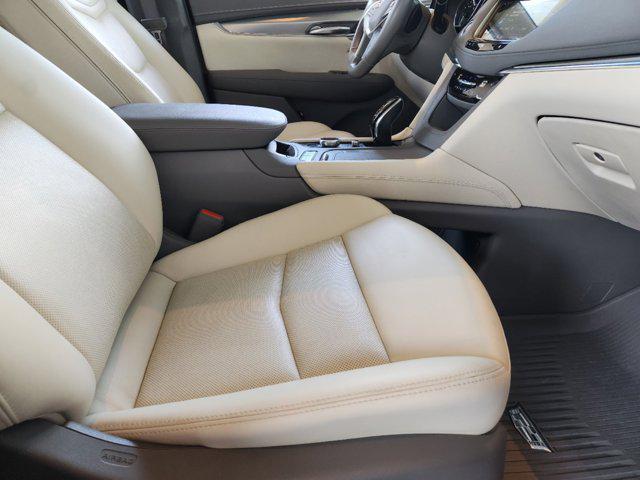 used 2021 Cadillac XT5 car, priced at $28,666