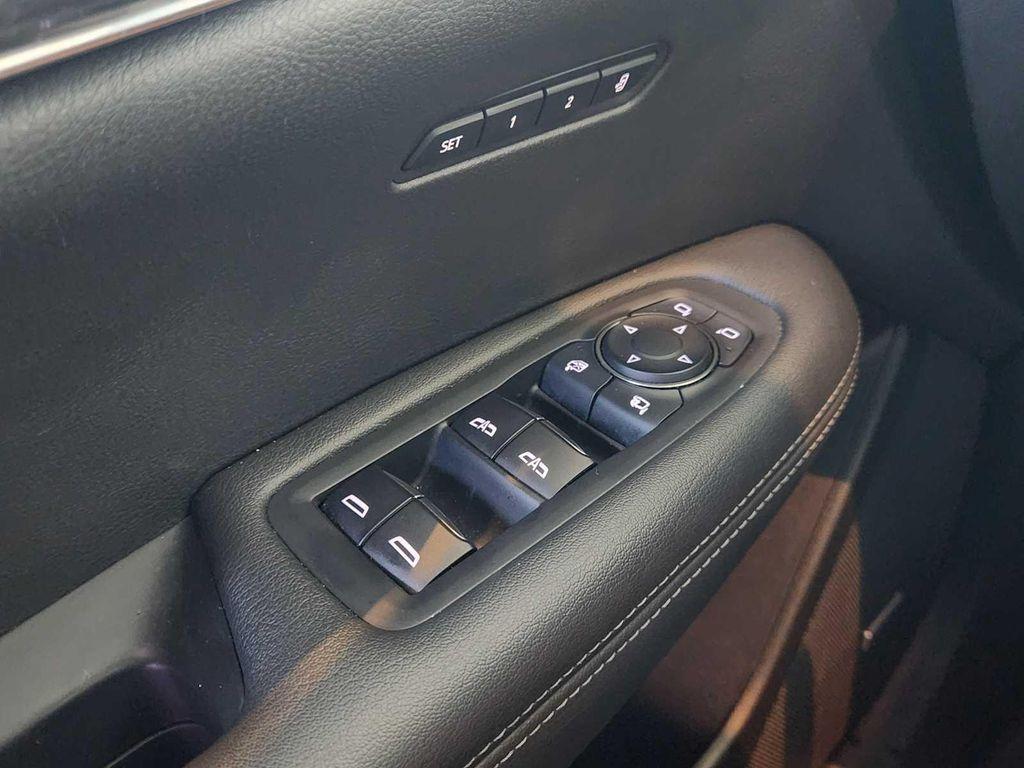 used 2023 Cadillac XT6 car, priced at $29,998