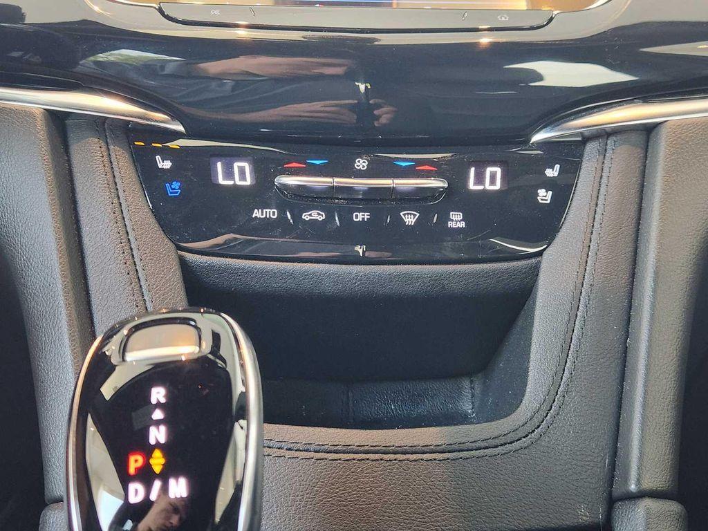 used 2022 Cadillac XT6 car, priced at $32,998