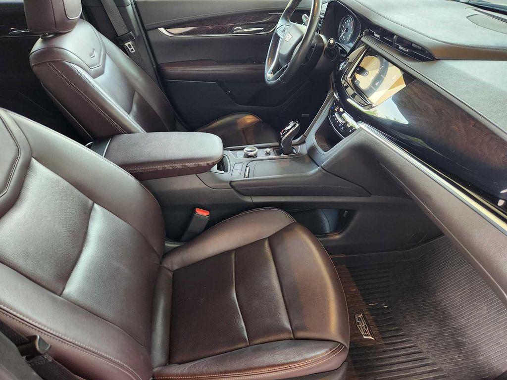 used 2022 Cadillac XT6 car, priced at $32,998
