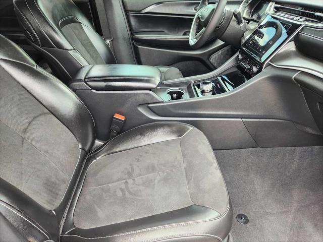 used 2023 Jeep Grand Cherokee car, priced at $32,998