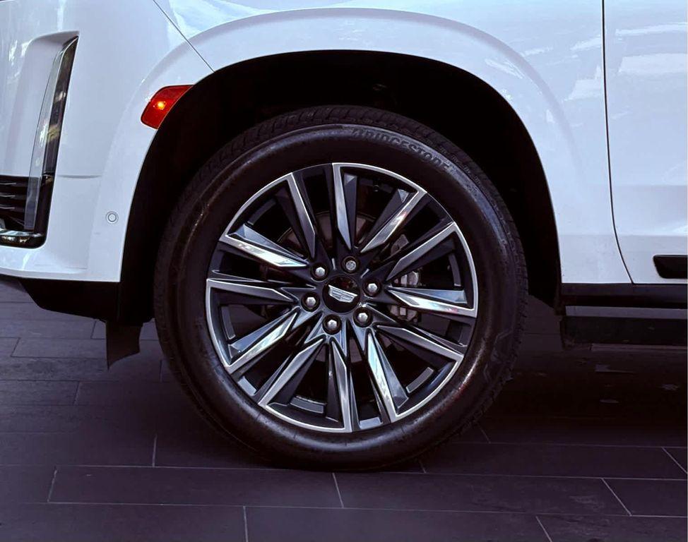 used 2022 Cadillac Escalade ESV car, priced at $62,998