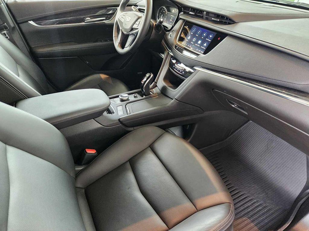 used 2023 Cadillac XT5 car, priced at $36,491