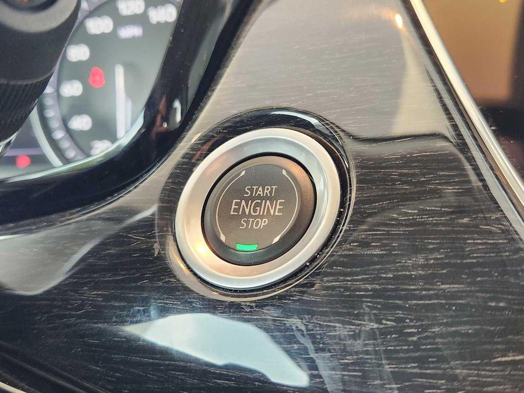 used 2023 Cadillac XT6 car, priced at $41,899