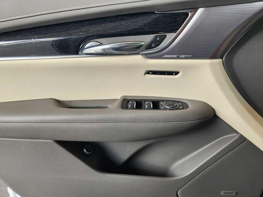used 2023 Cadillac XT6 car, priced at $41,899